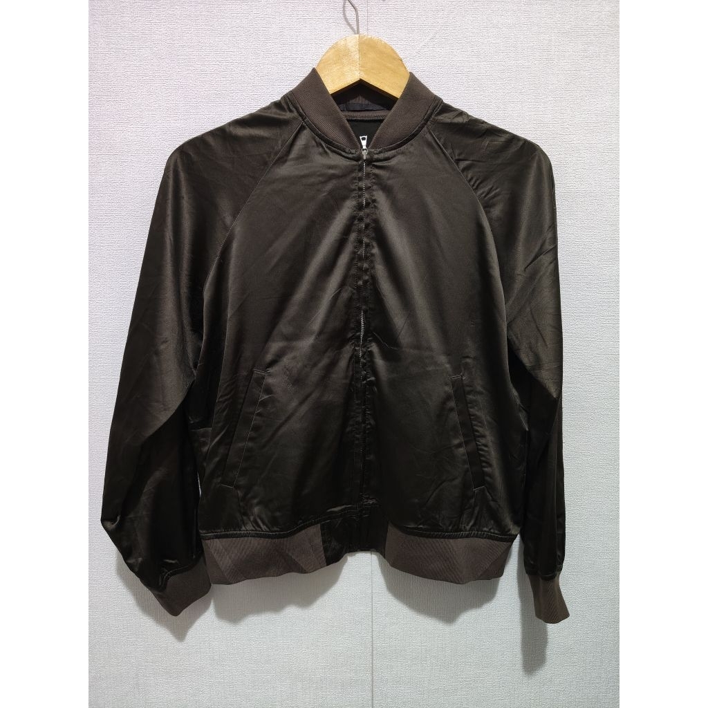 Bomber Satin Uniqlo