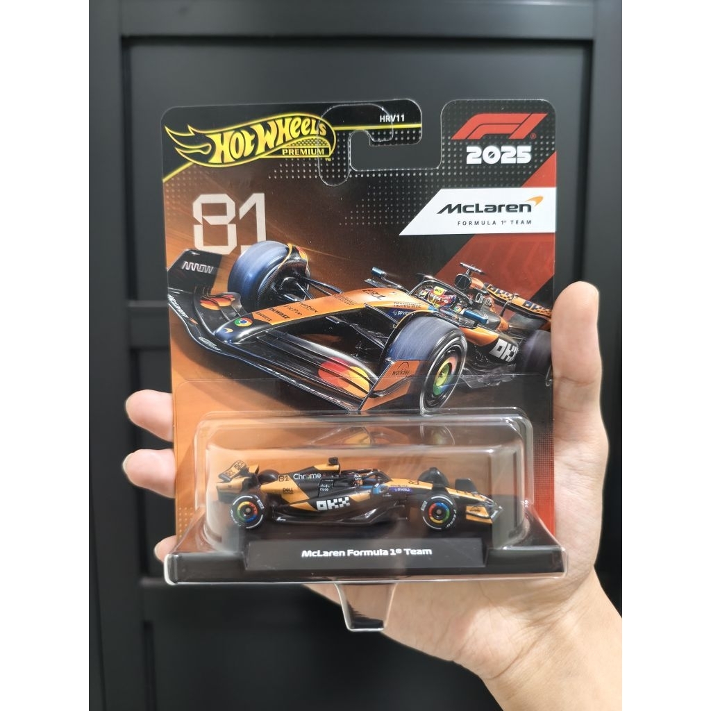 Hot Wheels Premium McLaren F1 Factory Error / Misaligned Wheel / Shifted Packaging