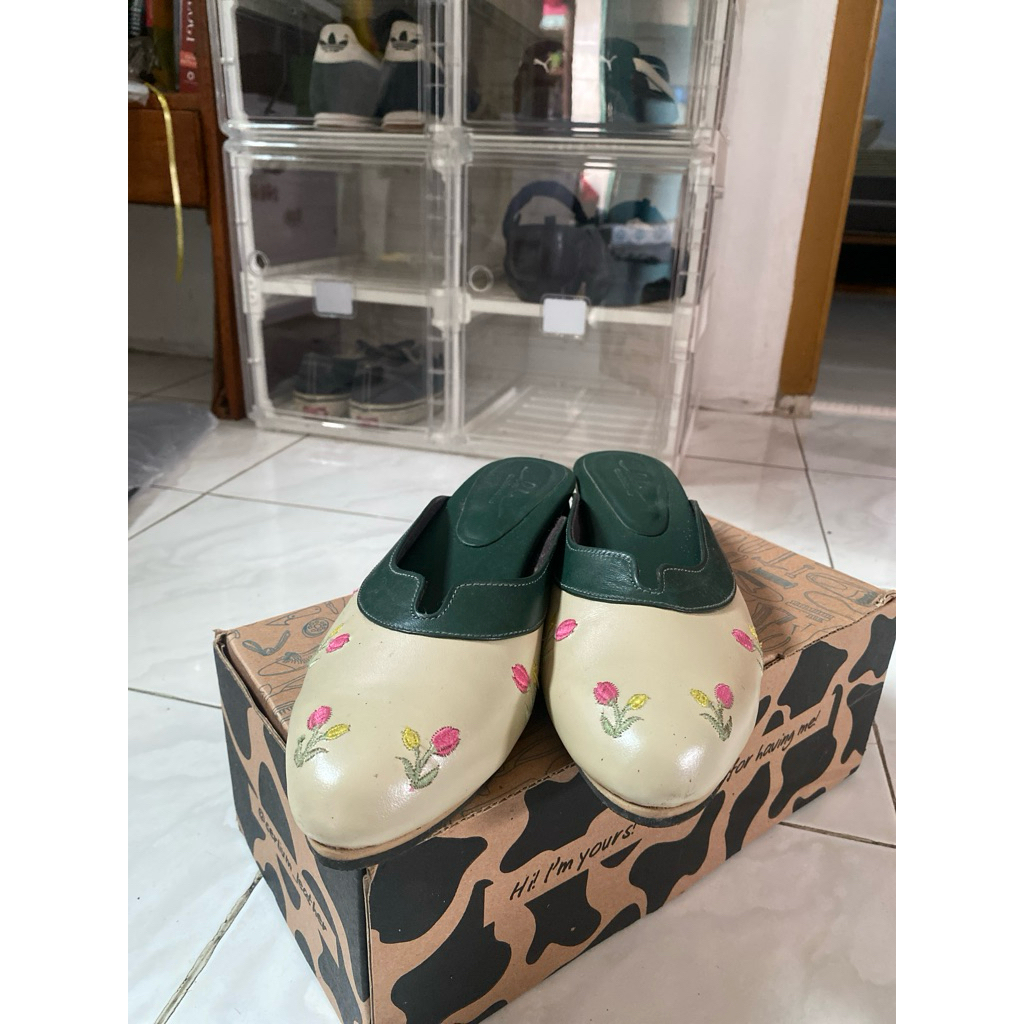 preloved serlium leather shoes