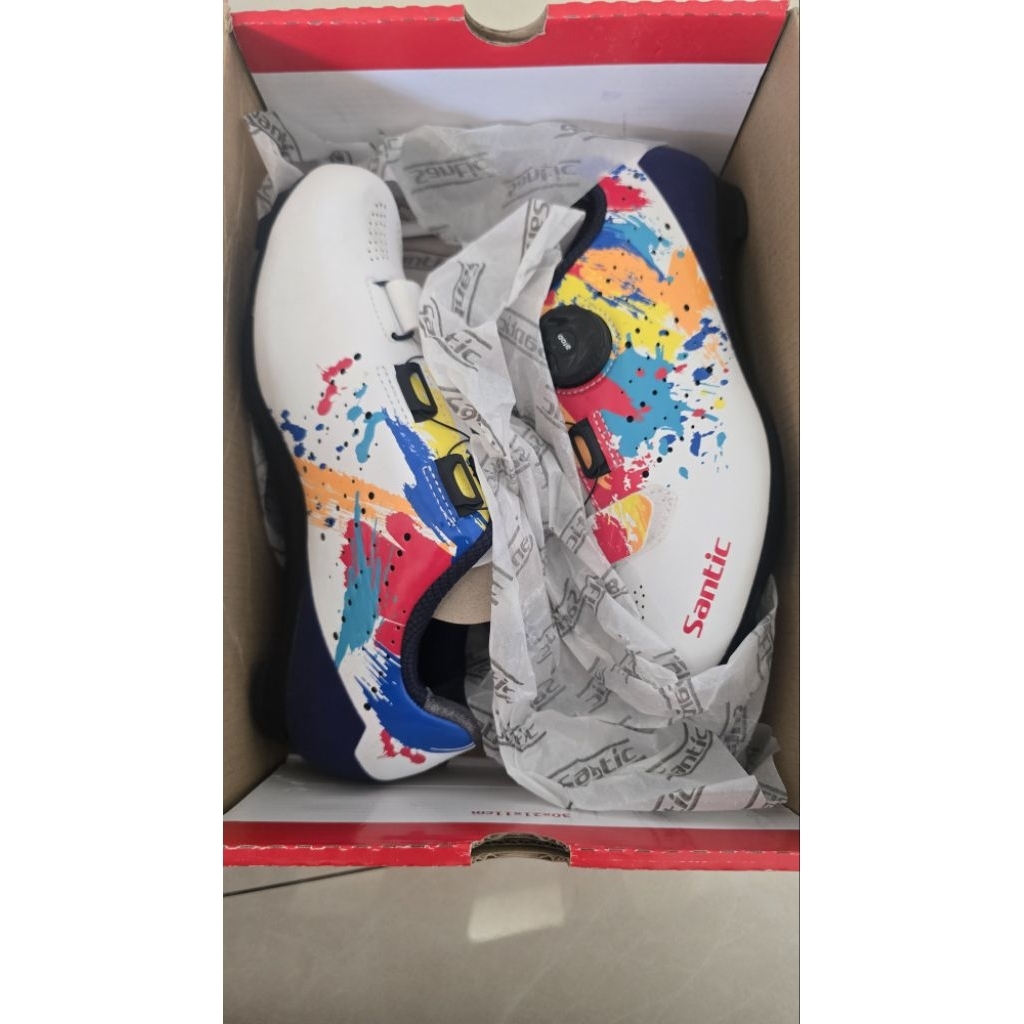 sepatu santic