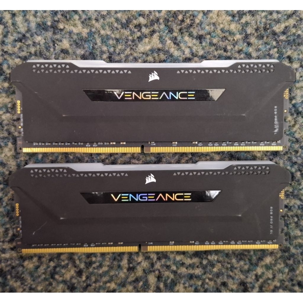 RAM SEKEN CORSAIR VENGEANCE RGB 64GB 2x32 3600mhz DDR4