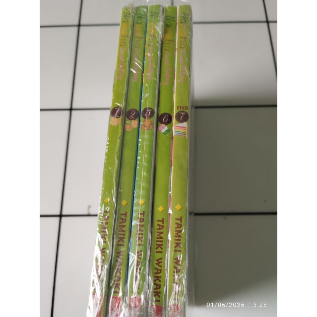 Paket komik nanoha sweet bakery 1-7 minus 3,4