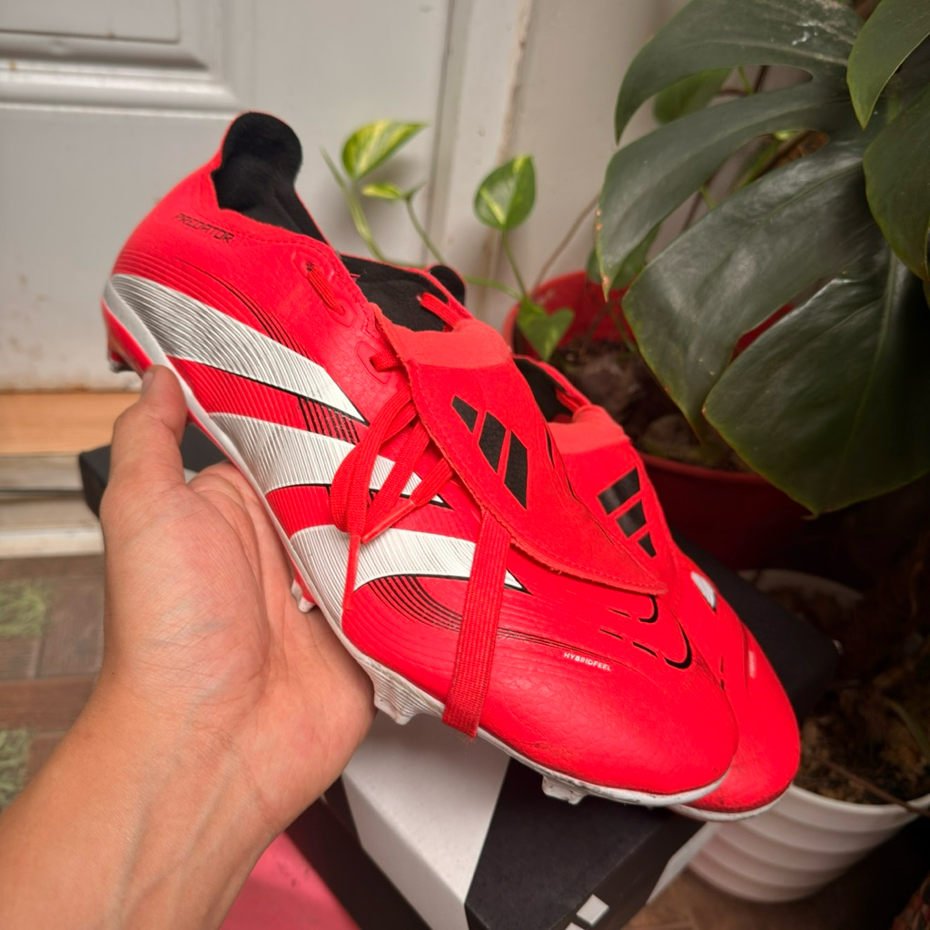 Preloved - Adidas Predator Sepatu Bola Size 45