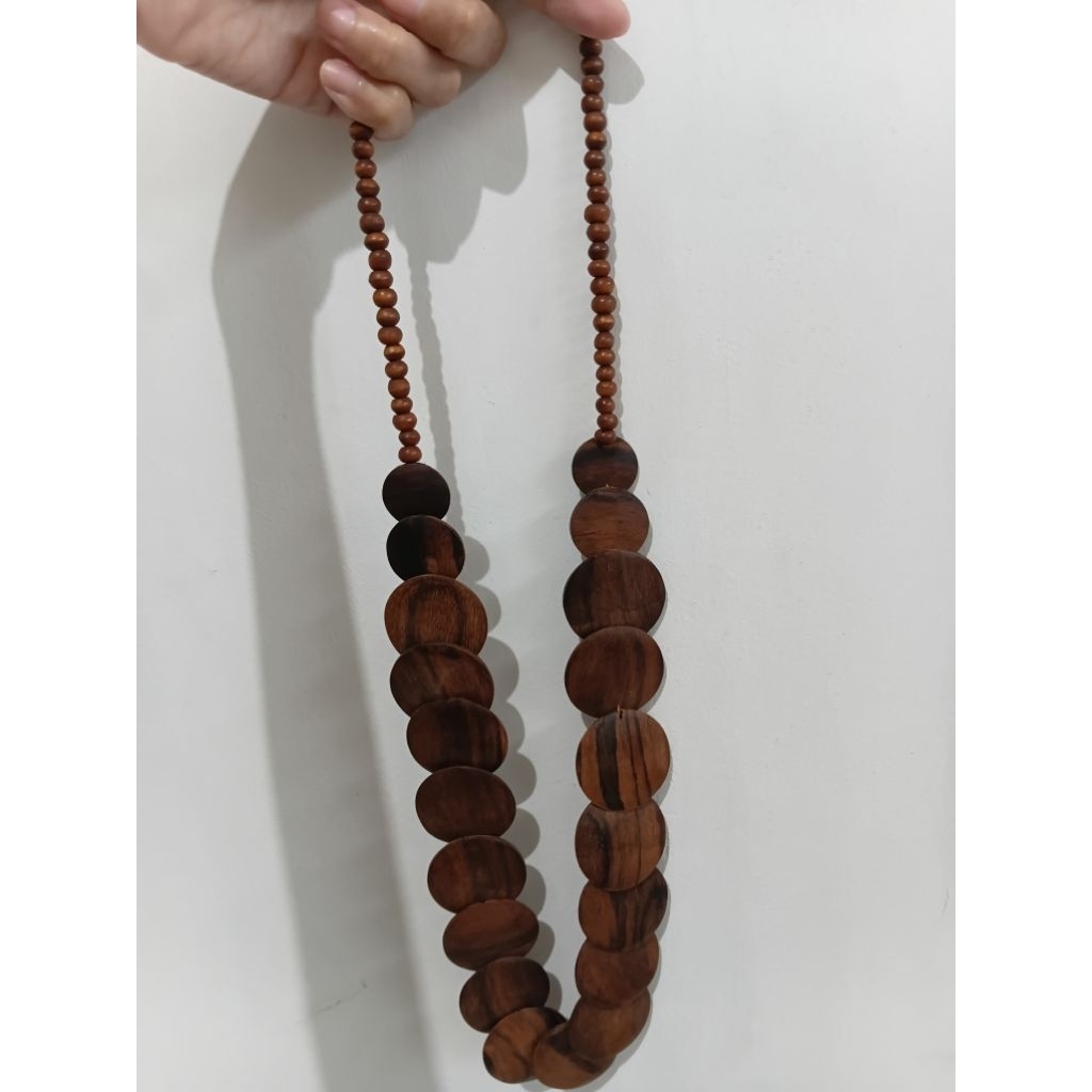 Kalung Etnik Kayu