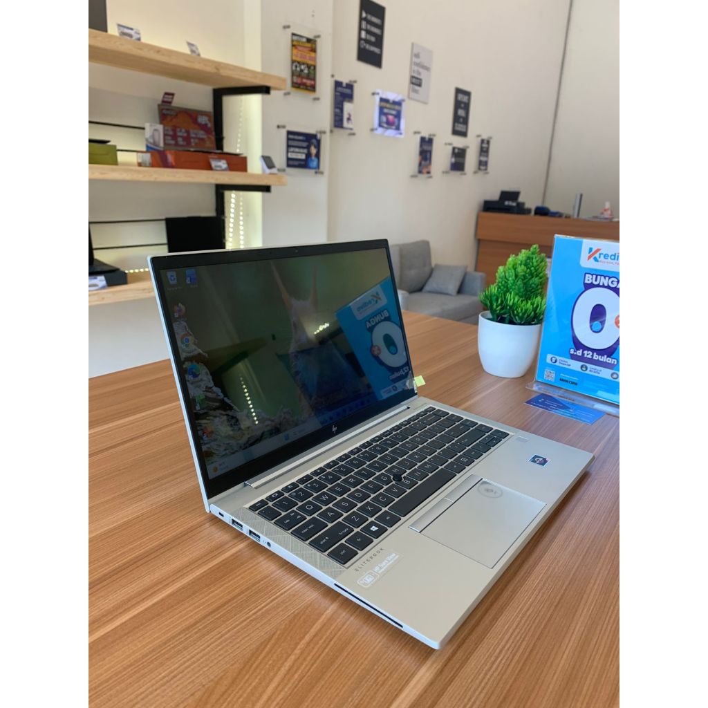 HP 845 G8 RYZEN 5 PRO  8 GB