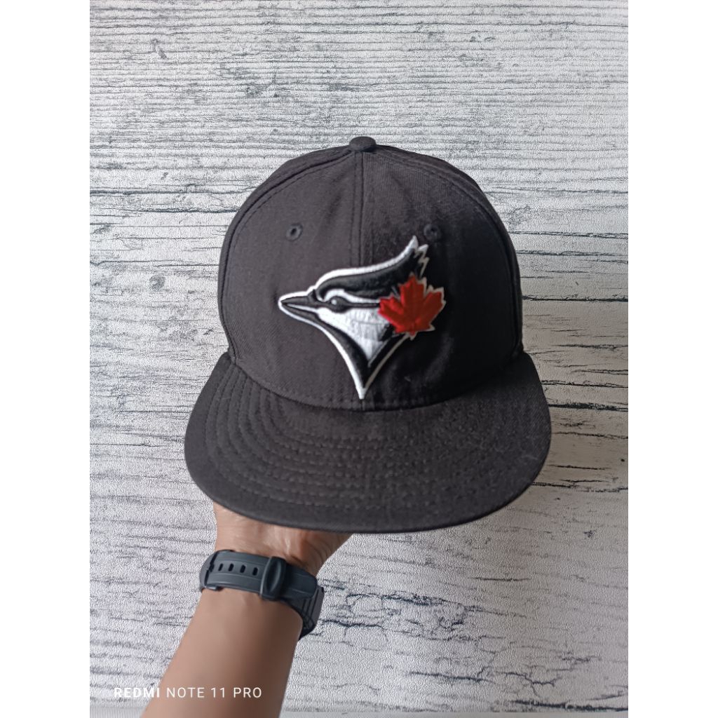 TOPI BLUE JAYS HITAM by MLB x NE