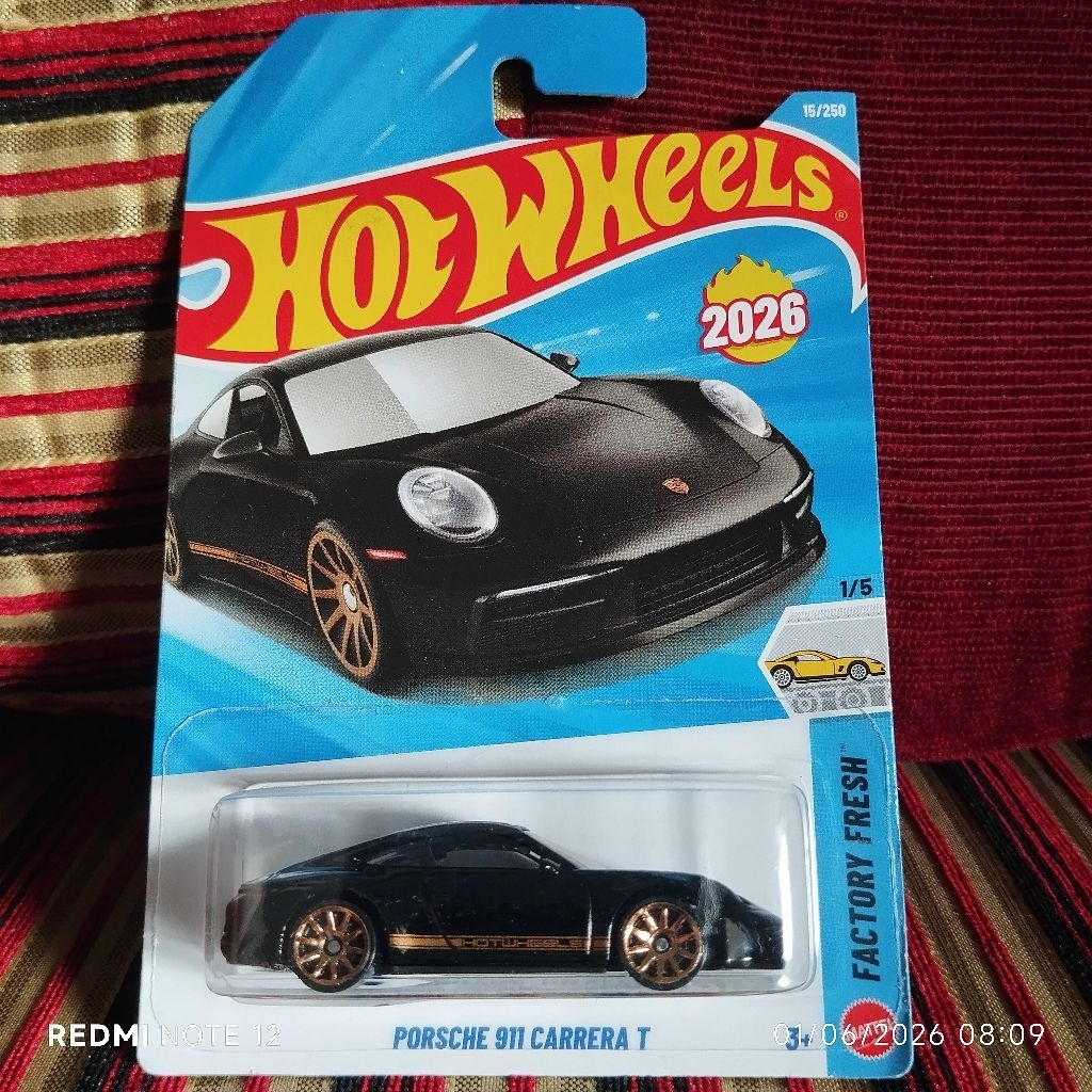 Hot Wheels Porsche 911 Carrera T (Hitam)