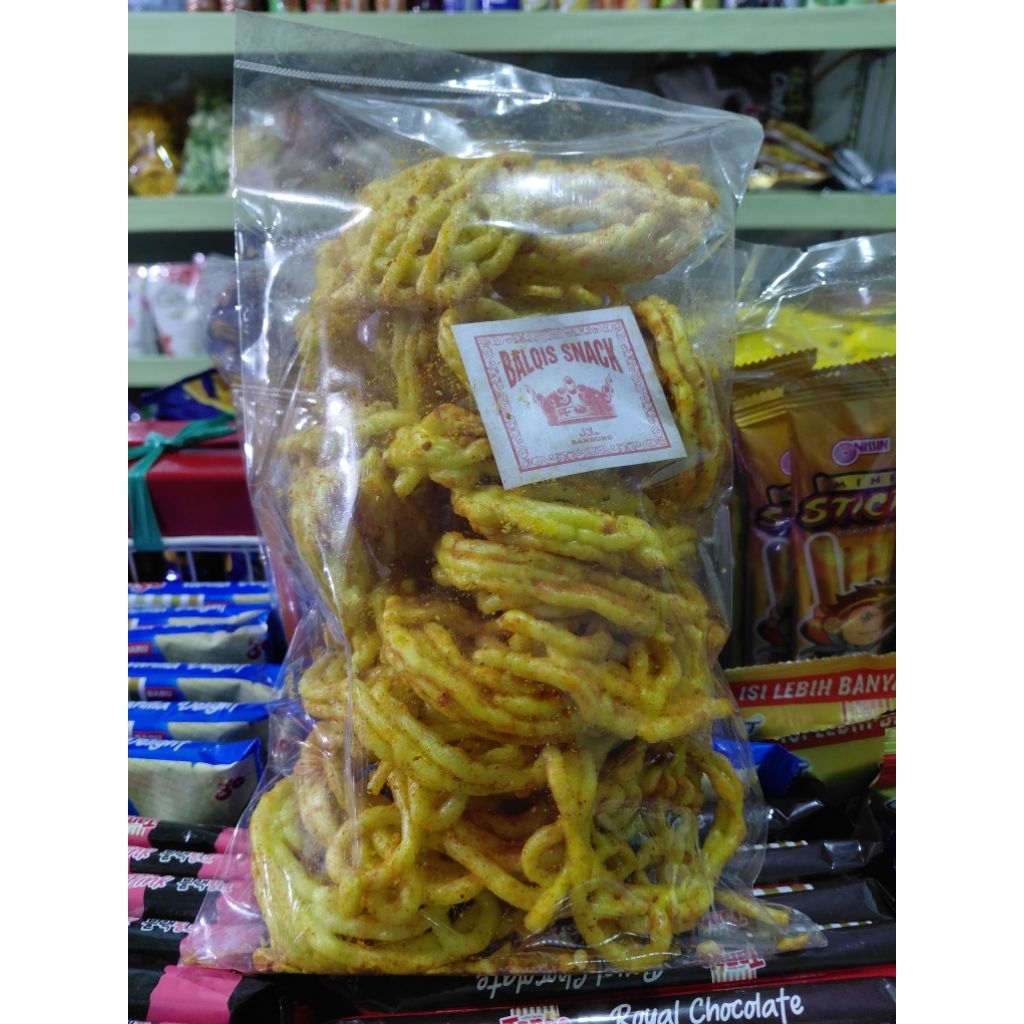 cemilan krupuk mie pedas