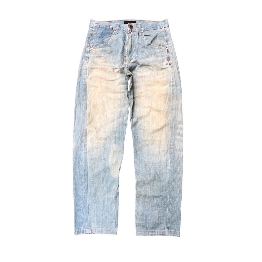 Levis Engineered Jeans