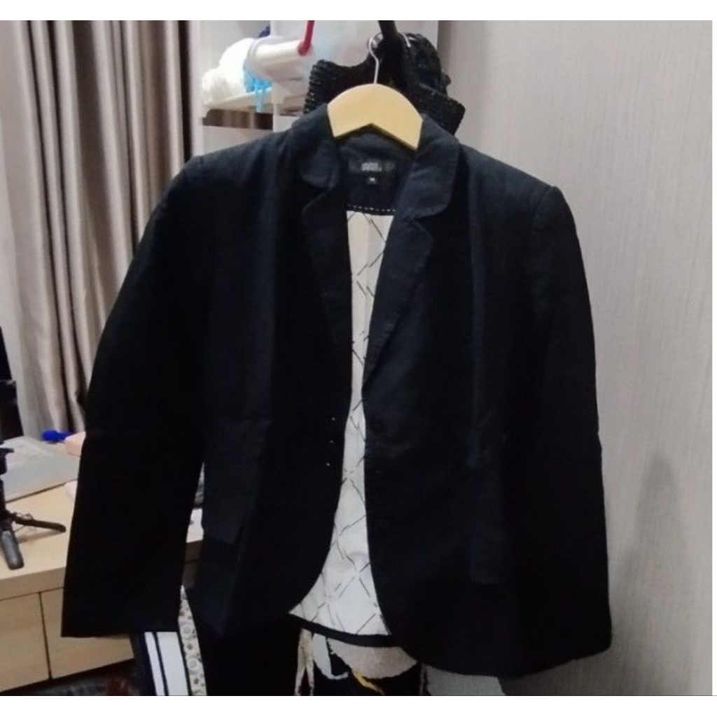 preloved-blazer hitam marks & spencer