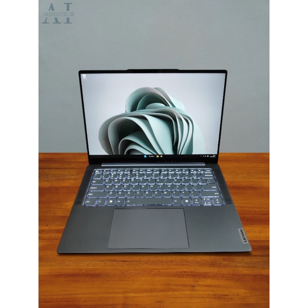 Lenovo Yoga Pro 7i Intel Ultra 9 32GB RTX 4060 1TB SSD Touchscreen 120Hz x Legion Omen Helios ROG