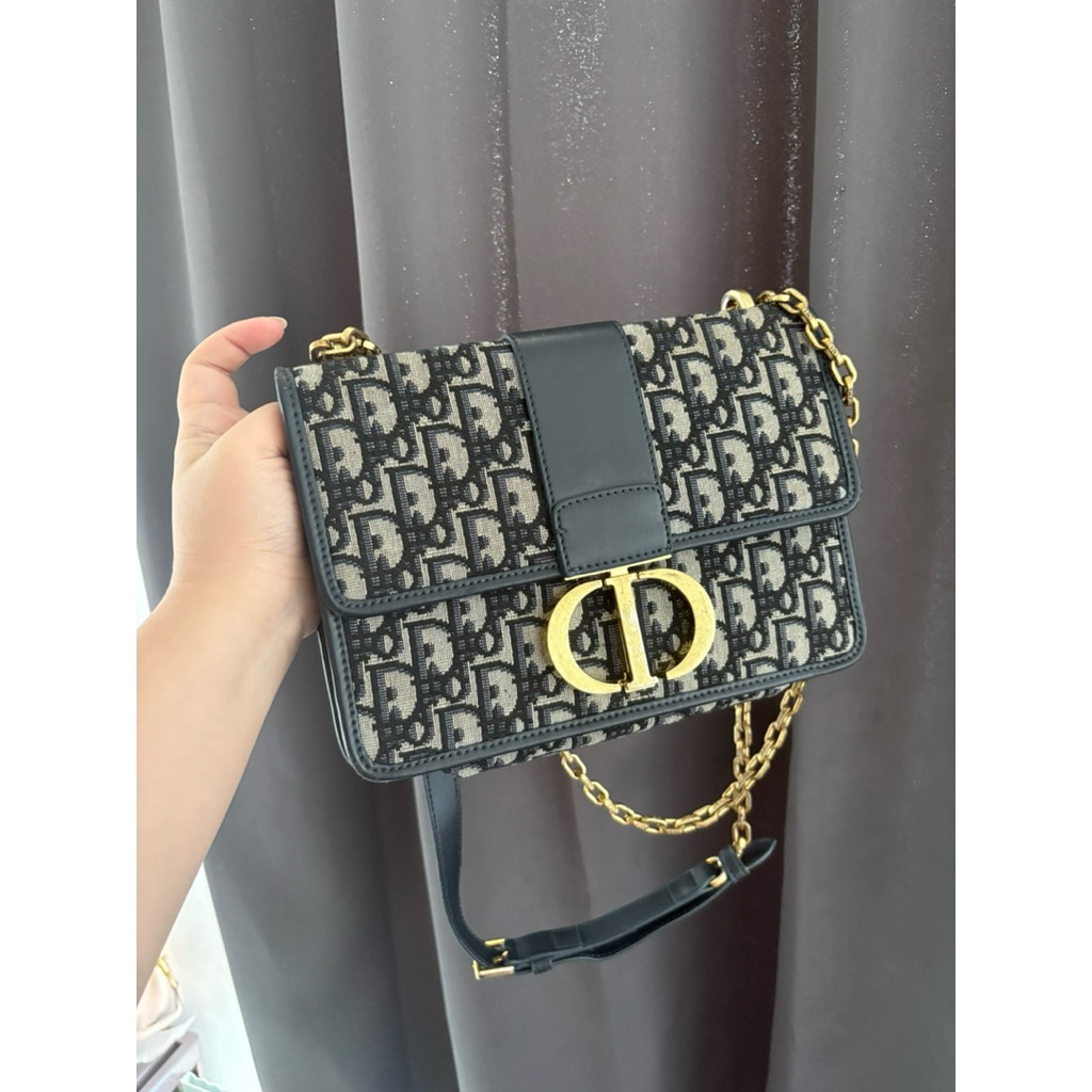 dior montaige mirror