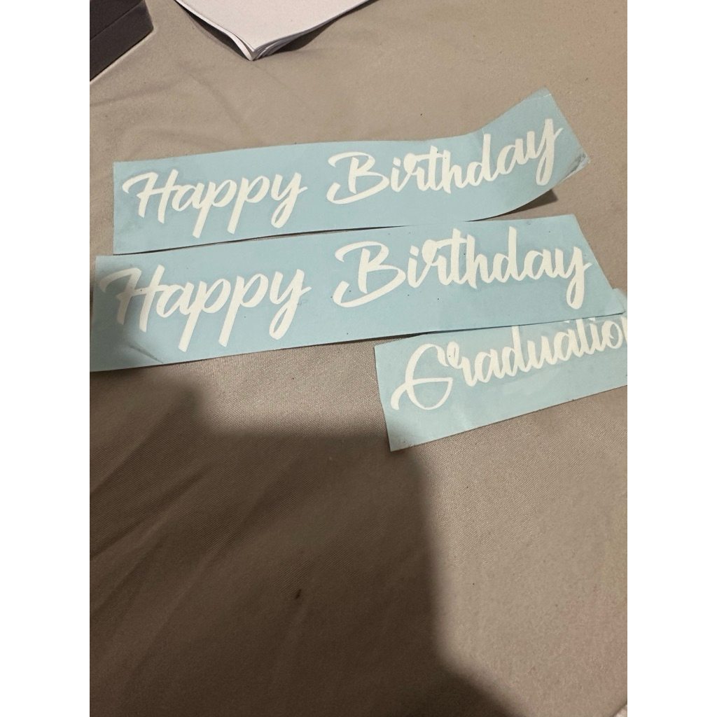 Tambahan Stiker Happy Graduation untuk buket