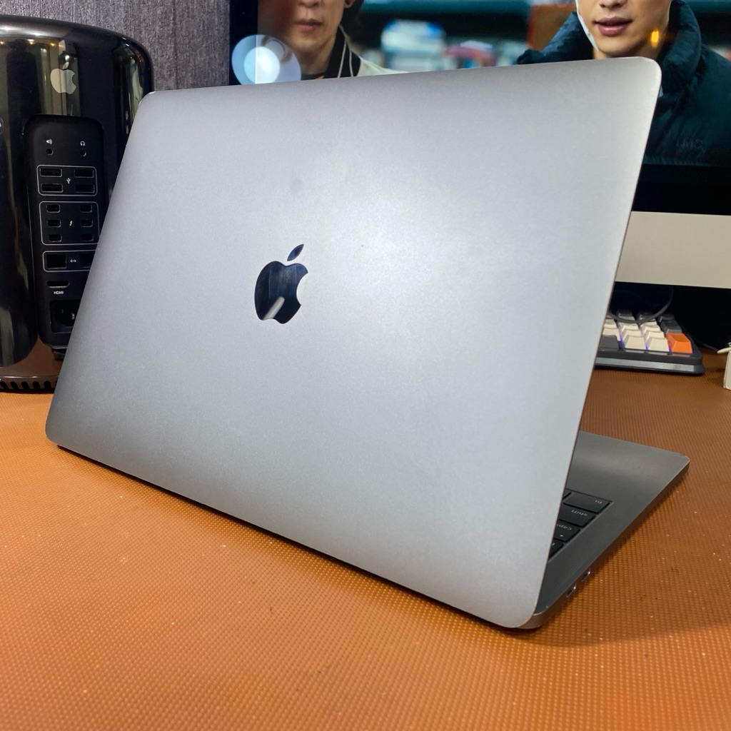 Macbook Pro Retina 13inch 2019 8/256gb Gray
