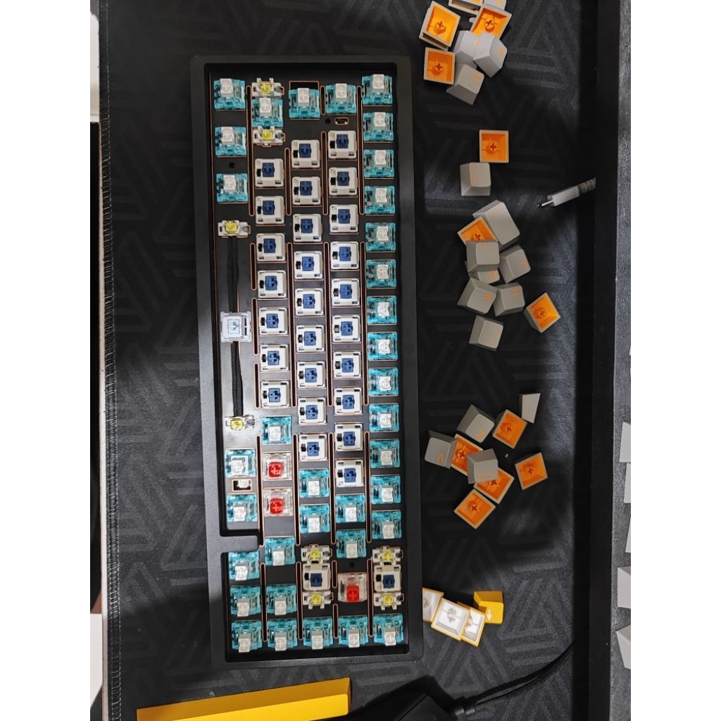 Barebone Lucky65 v2 plate alumunium plate fr4