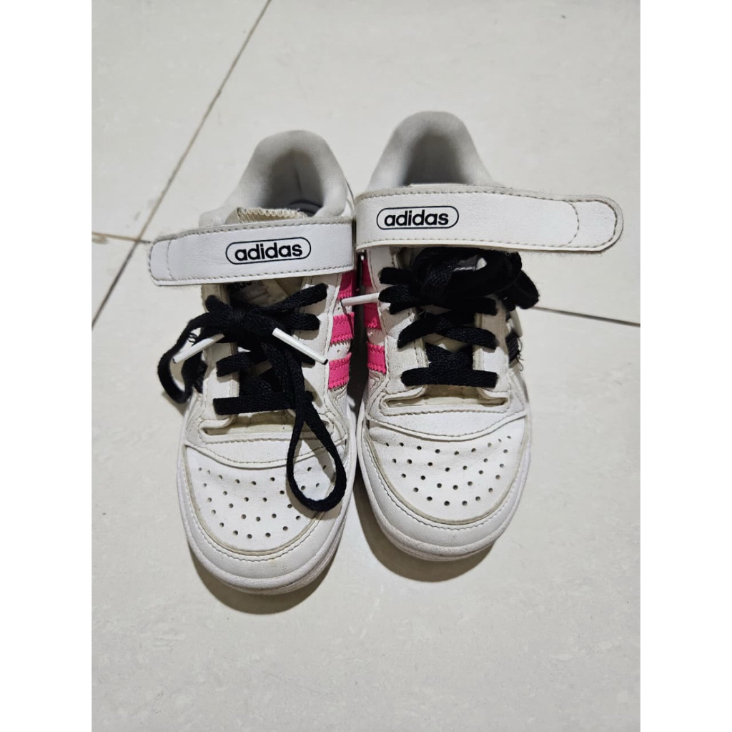 PRELOVED SECOND PRIBADI ORI ORI AD*D*S FORUM LOW KIDS SHOES PINK SEPATU ANAK PEREMPUAN SIZE UK10 NO 