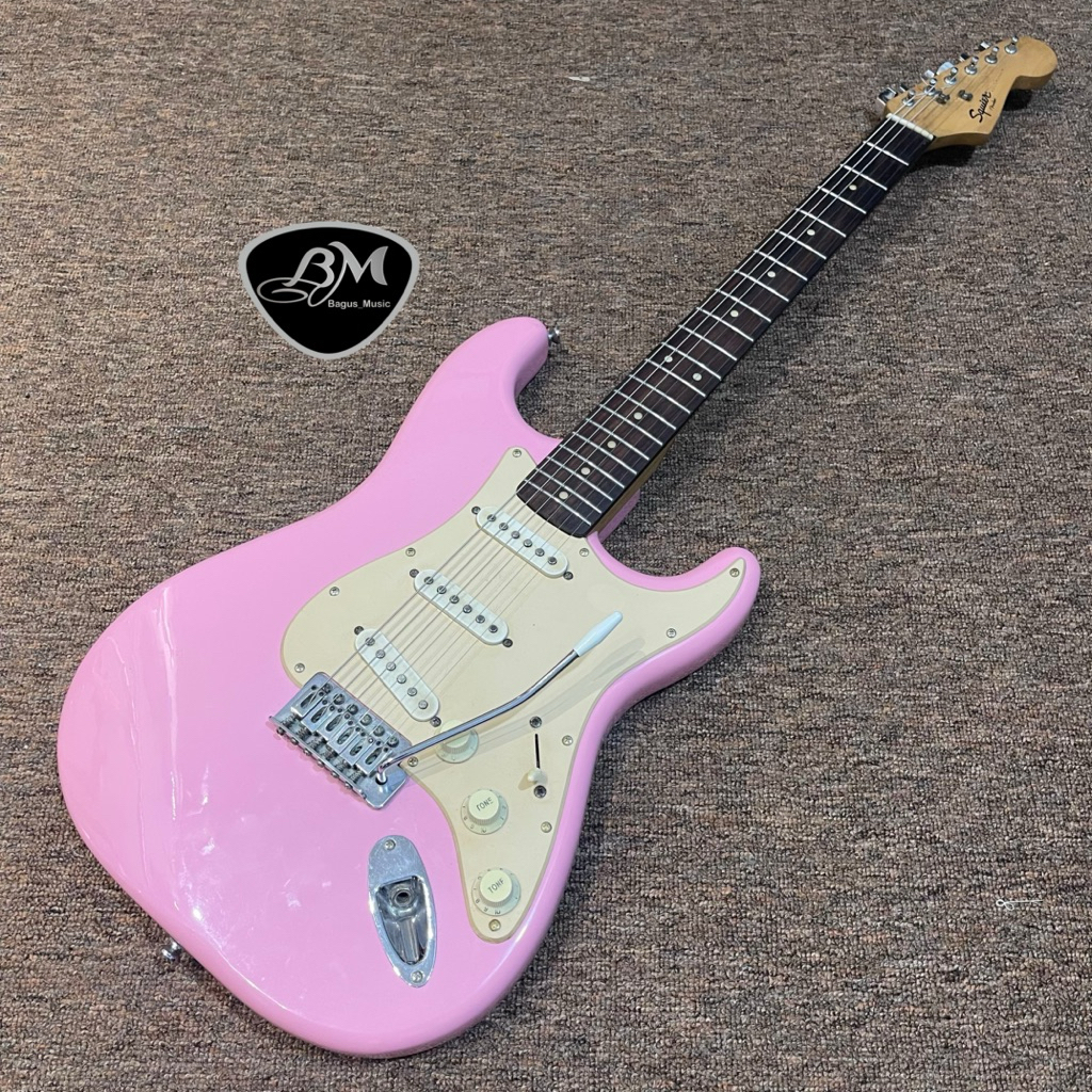 Gitar Squier Stratocaster Bullet Pink