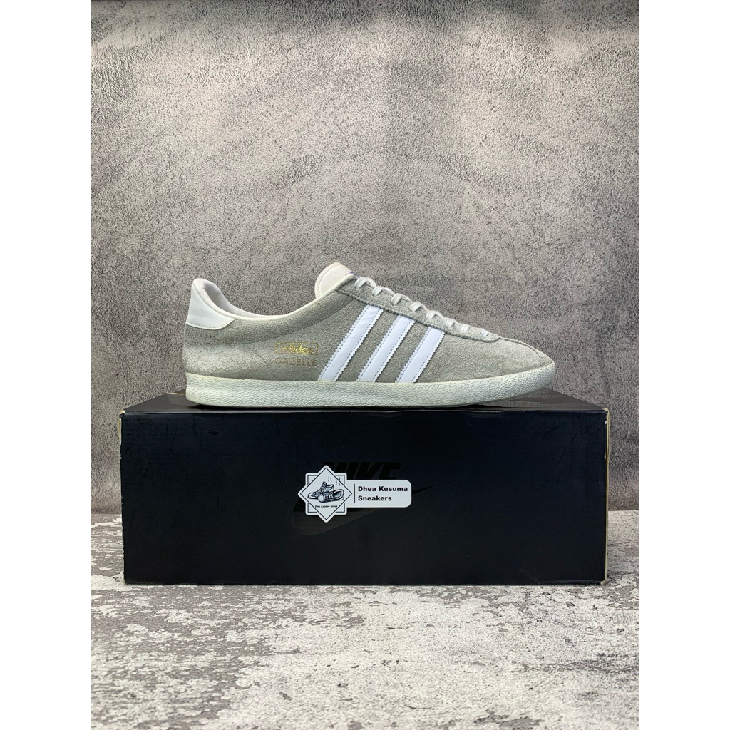 Sepatu Second Casual  Adidas Gazelle ‘Grey White’  Size 43 1/3 insole 27,5 cm  Original Guarantee 10