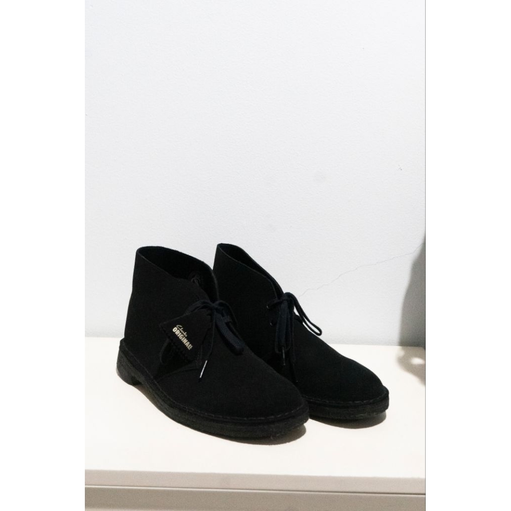 Clarks Dessert Boots Original Hitam Suede