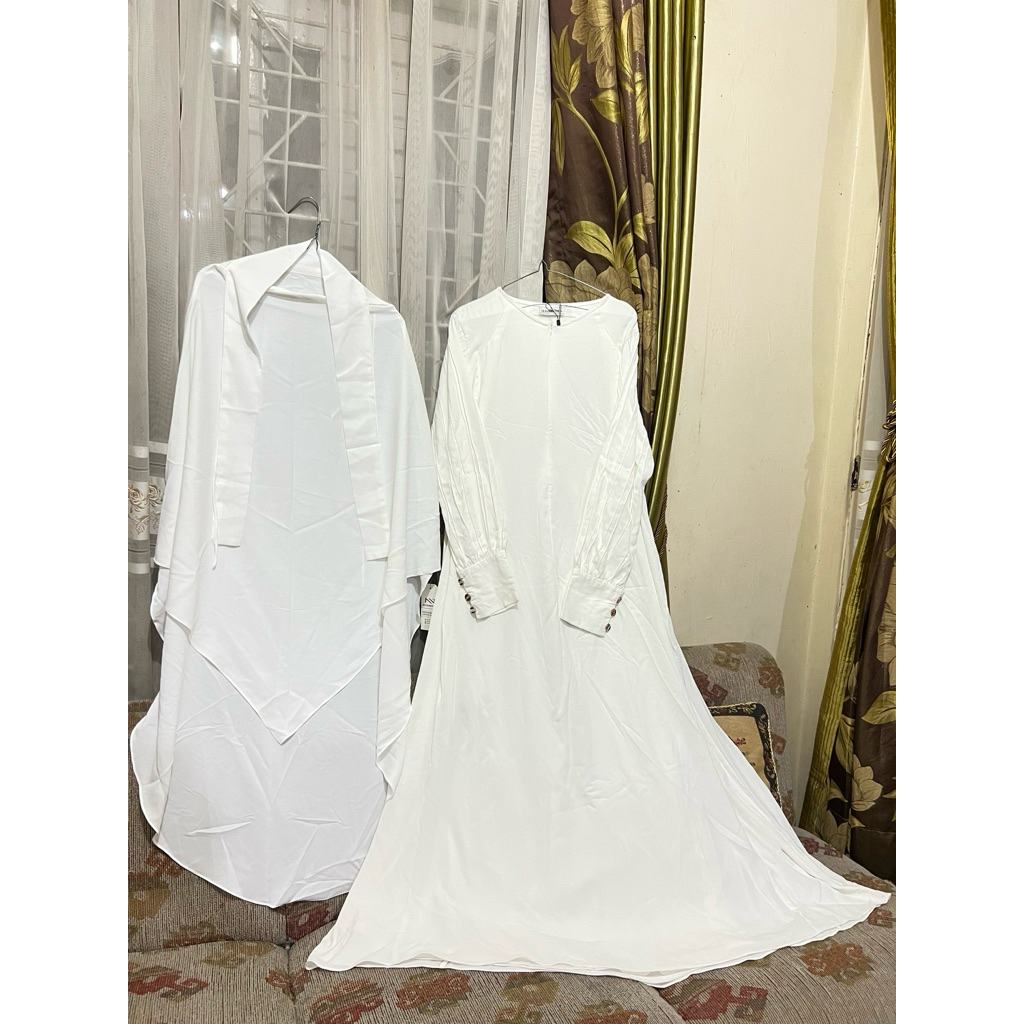 NEW with tag - JENNAMIRA FK SOFYA BROKEN WHITE dan PRELOVED - JENNAMIRA ZALINA DRESS BROKEN WHITE SI
