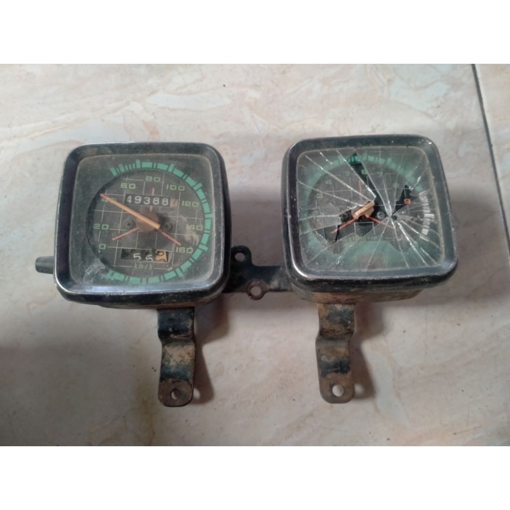 Speedometer suzuki trs