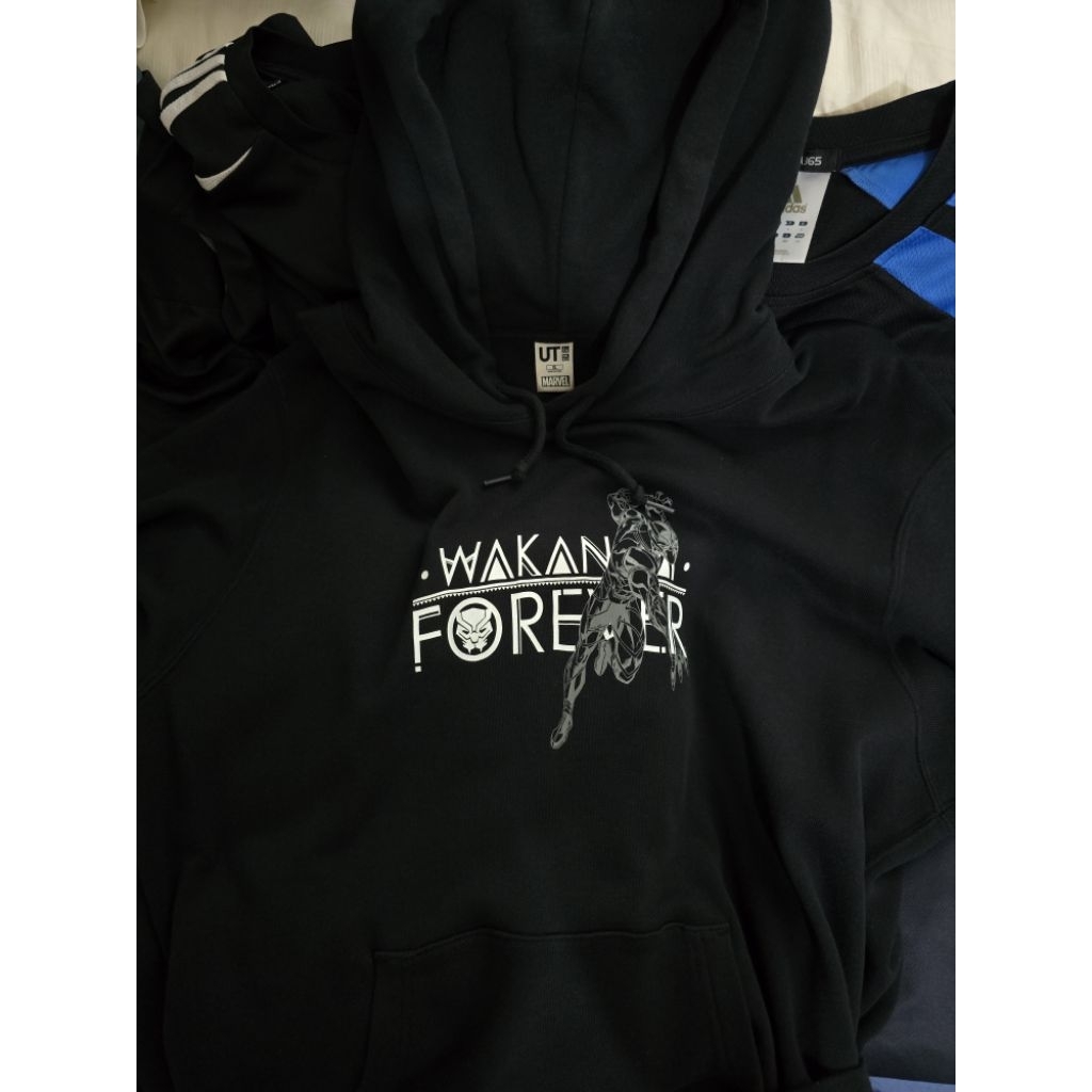Preloved Uniqlo Hoodie Black Panther XL x Marvel