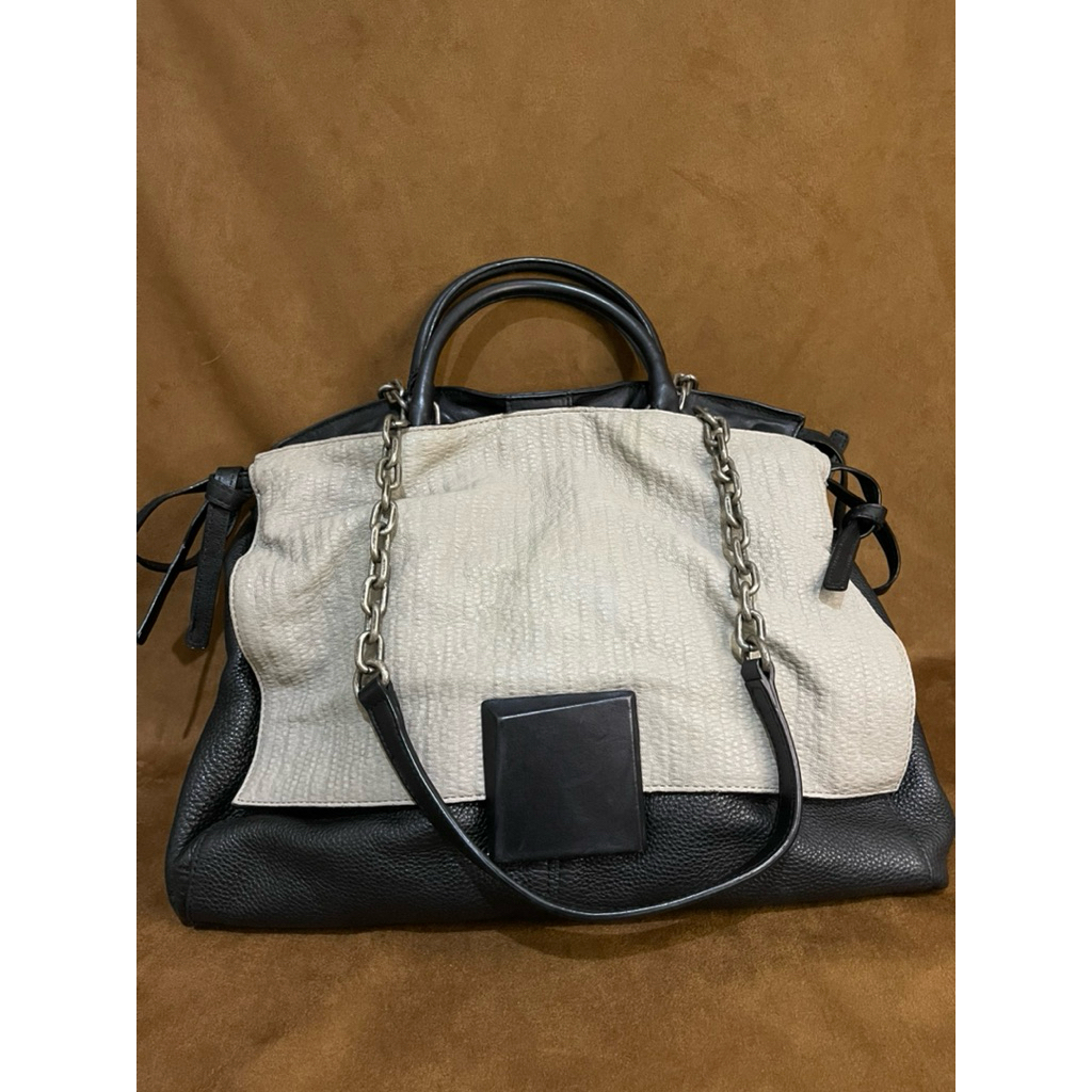 Rouge & Lounge Tote & hand bag