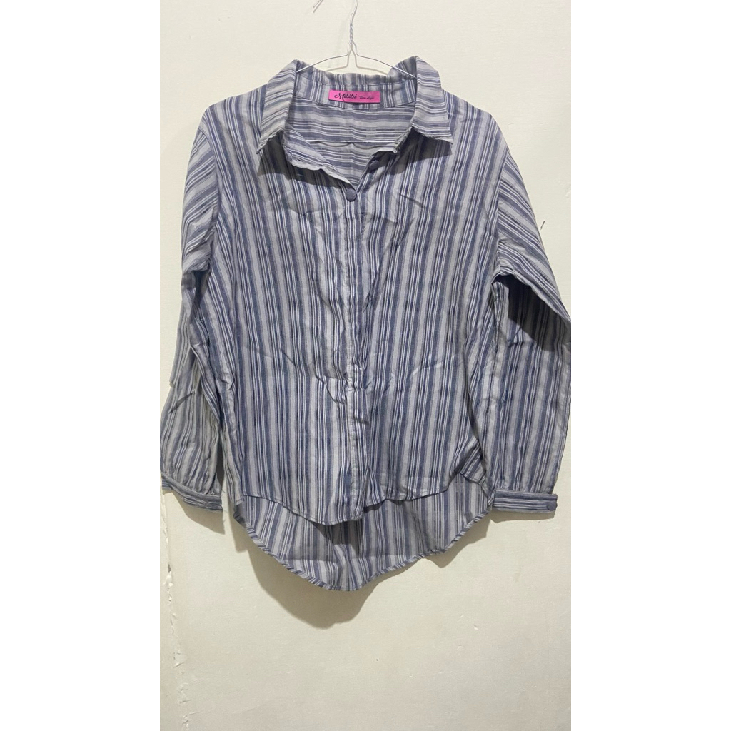 Fitted Shirt/Kemeja Salur Abu(SECOND) (baca deskripsi ya)