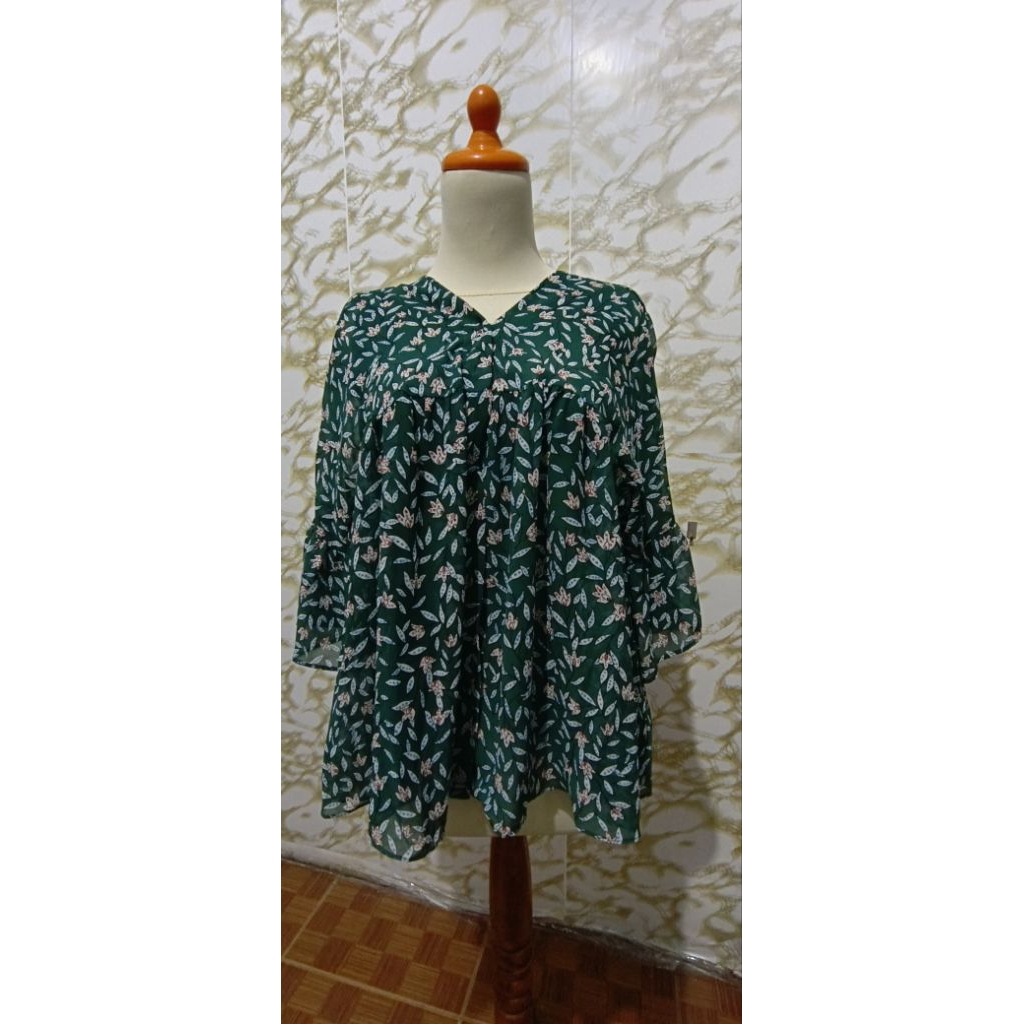 Blouse Wanita Hijau Motif Daun