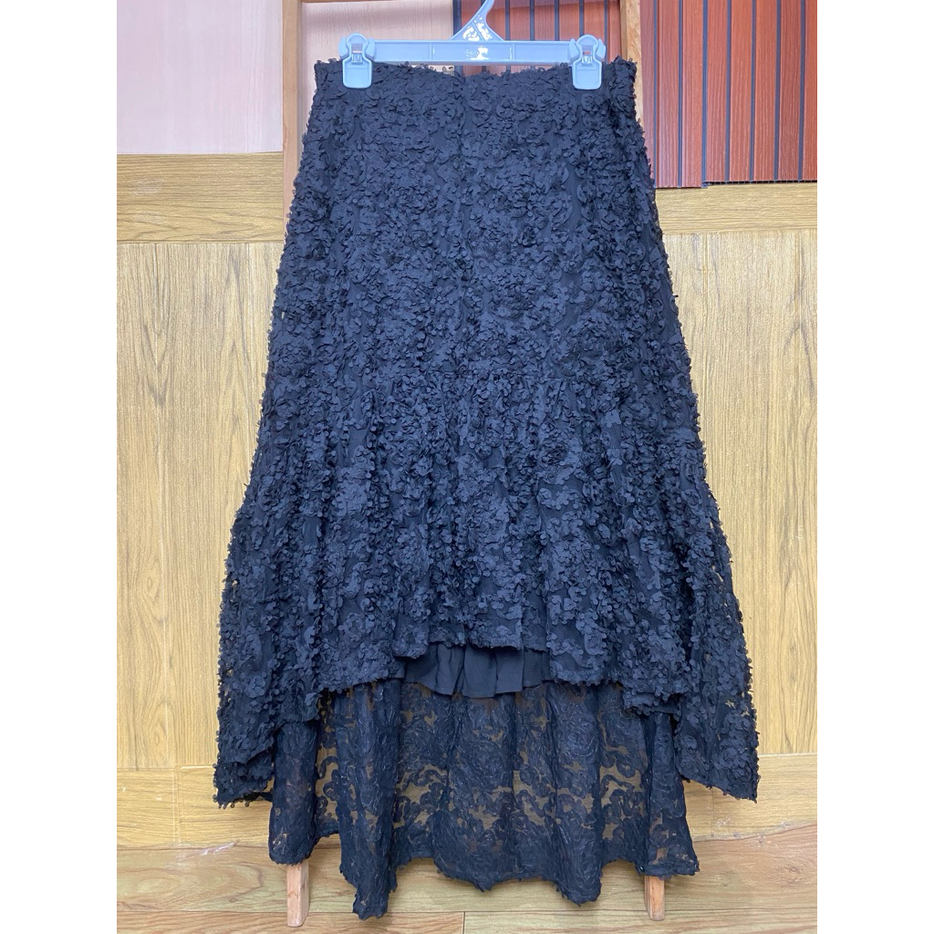 Rok tile bunga timbul