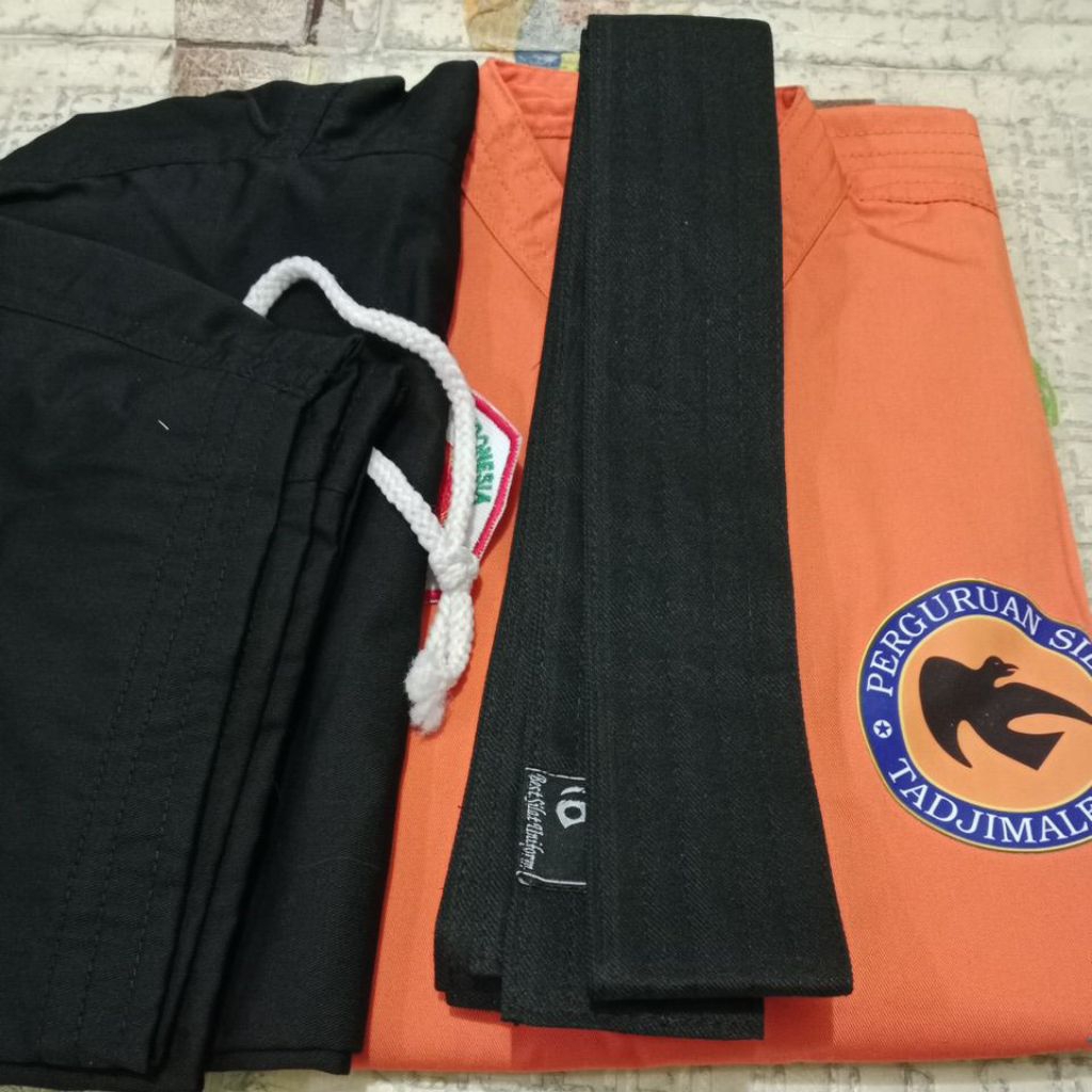Preloved 1SET  BAJU SILAT TAJIMALELA (BELUM PERNAH DIPAKAI)