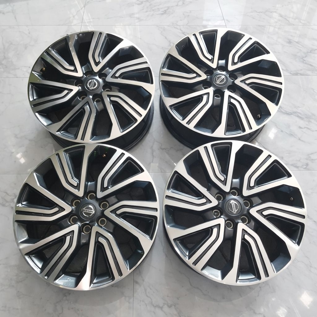 Pelek nissan terra R18 pcd 6x114 original. pnp navara