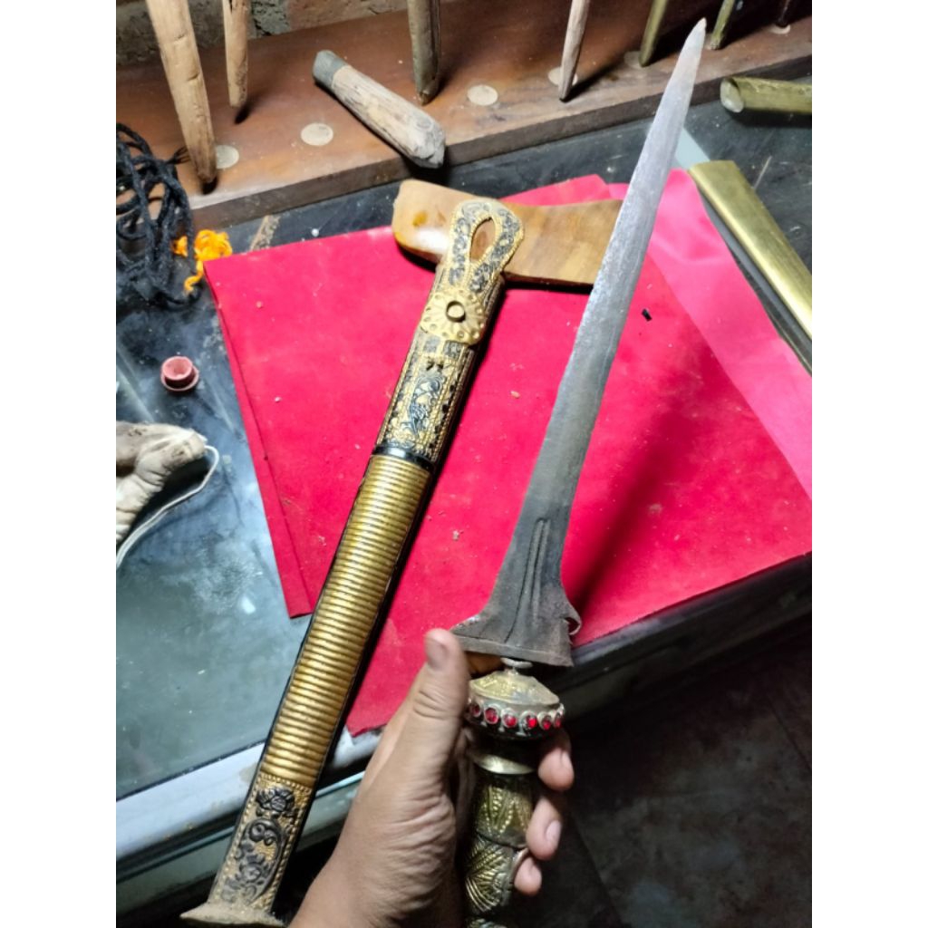 Keris Lurus Kuno Sepuh Mendak Permata Merah Mewah Warangka Gayaman Solo Pendok Slorok
