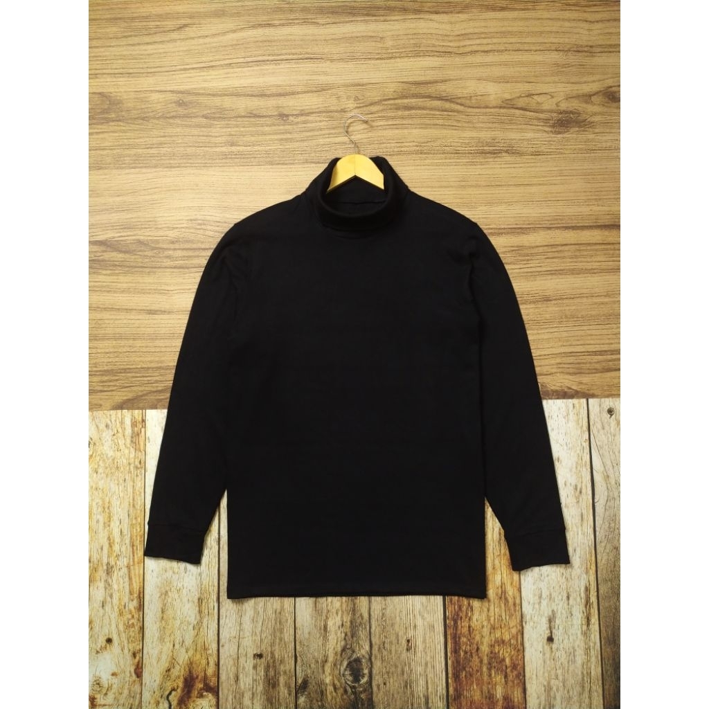 Uniqlo Heattech Ultra Warm Turtleneck Long Sleeve Shirt