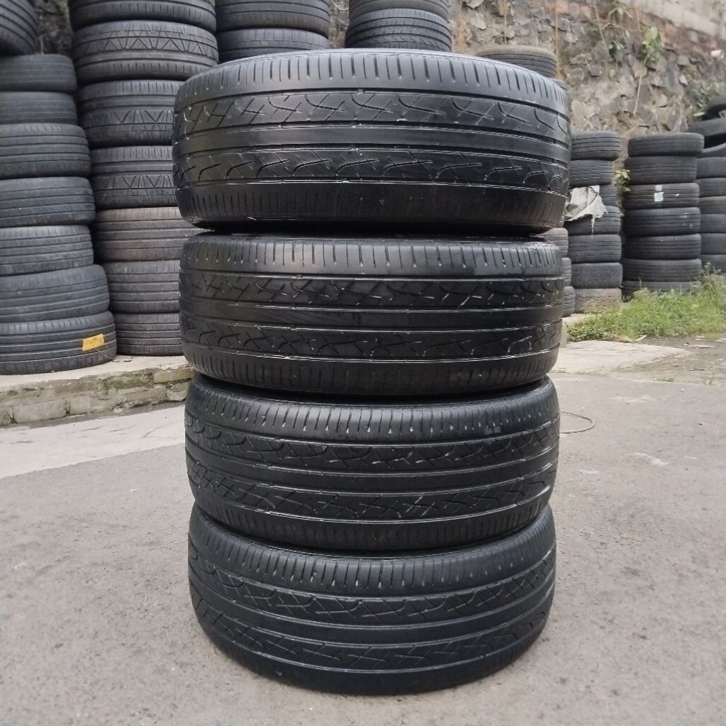 Ban Hankook Ventus V2 Concept2 205/45 R17