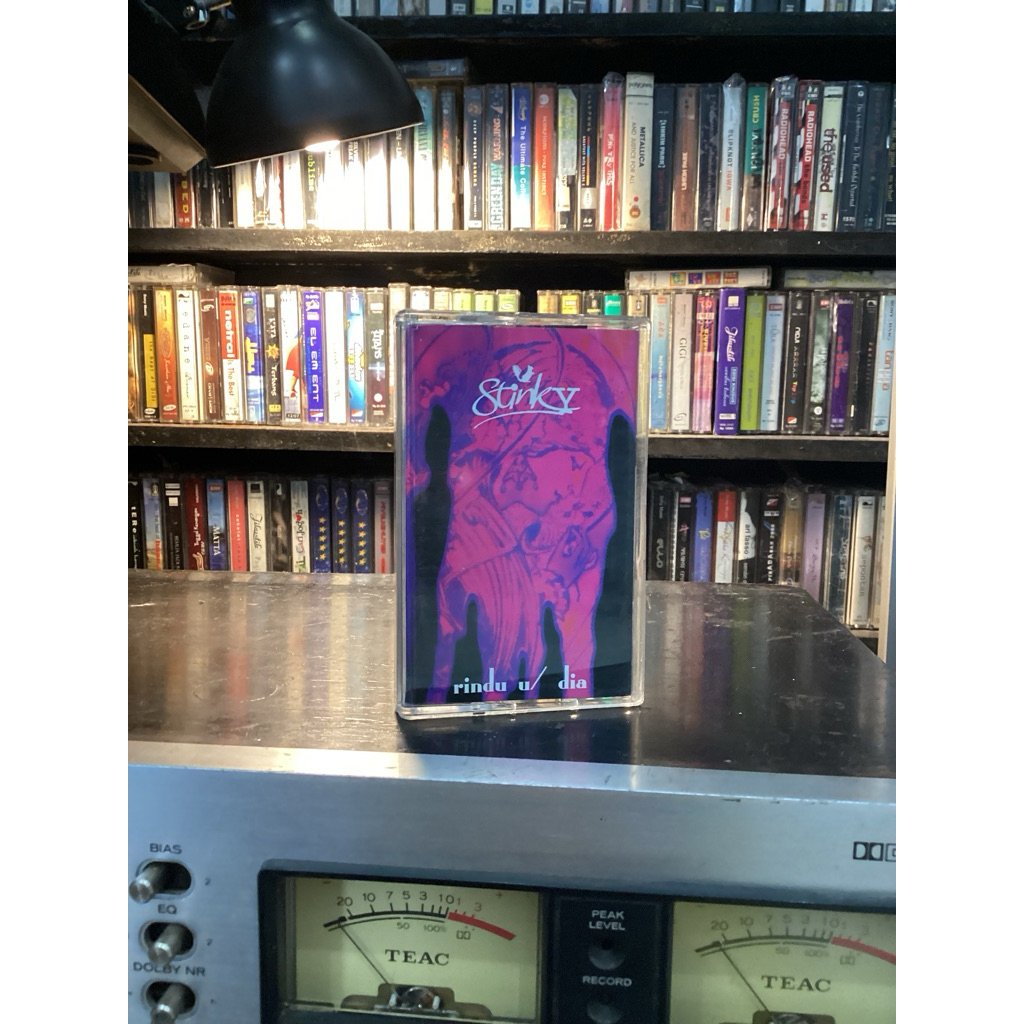 kaset pita stinky album rindu untuk dia