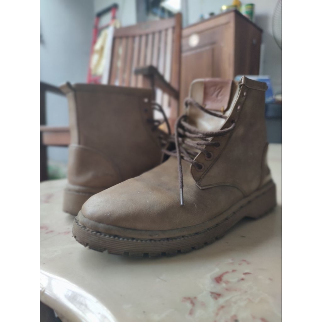 Preloved boots wanita sepatu second