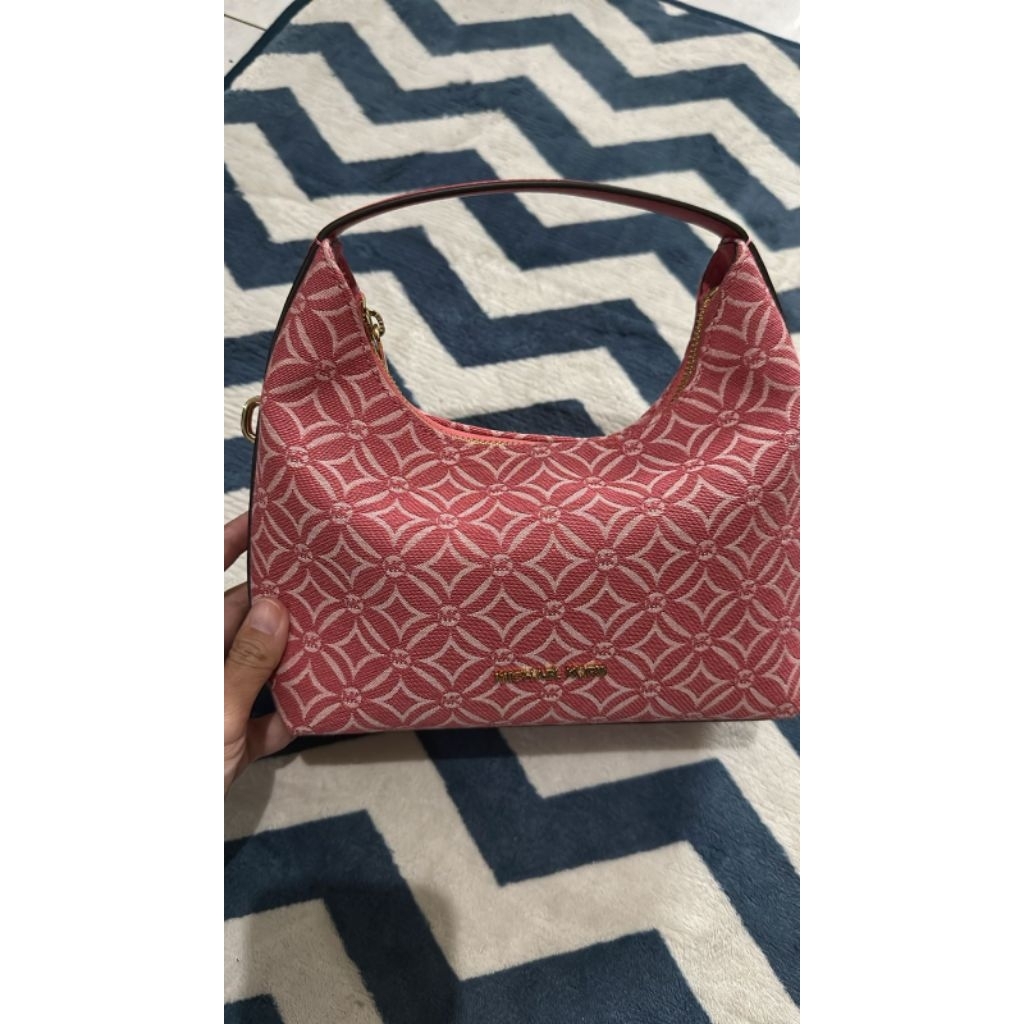 Mk Ember Small Messenger Light Berry