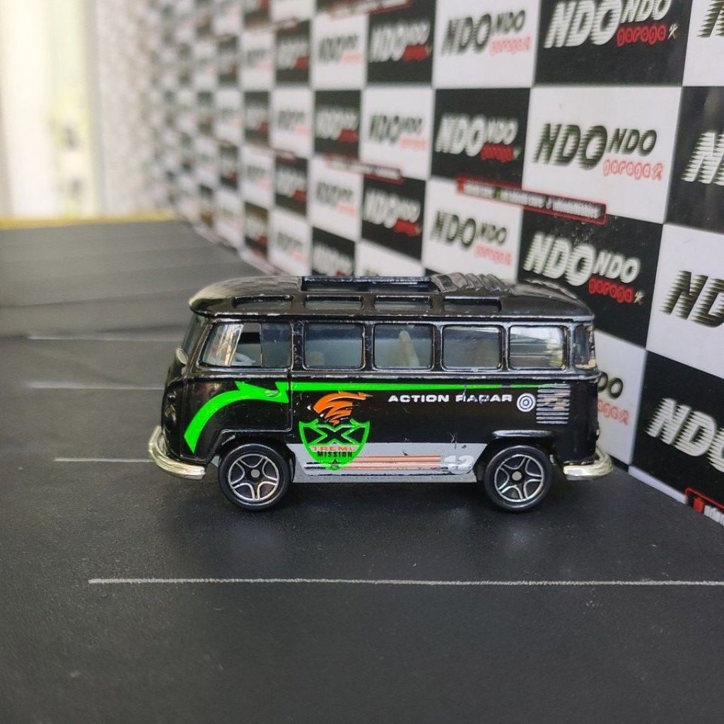 Matchbox VW Volkswagen Transporter Matte Black 2nd Loose Giftpack 2000