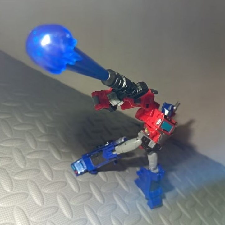 Transformers Cyberverse Optimus Prime (Loose)