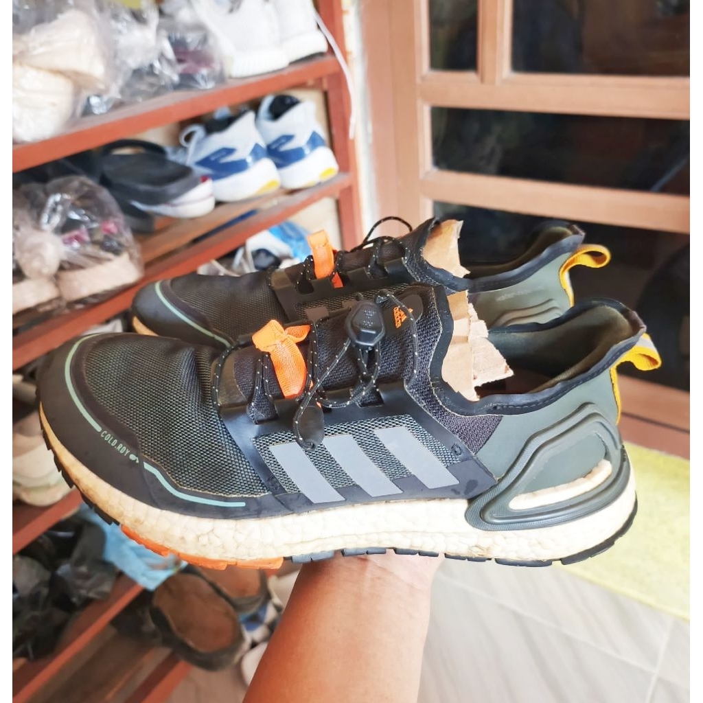 Adinda ultraboost sepatu second 41