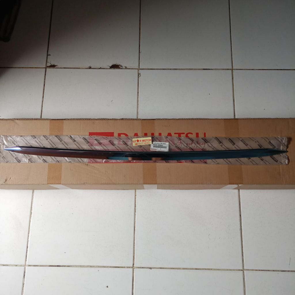 Moulding gril bawah calya,molding bumper bawah calya original