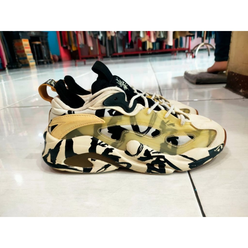 Sepatu Basket Anta size 43