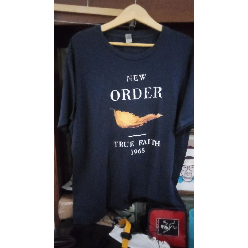 kaos band New Order