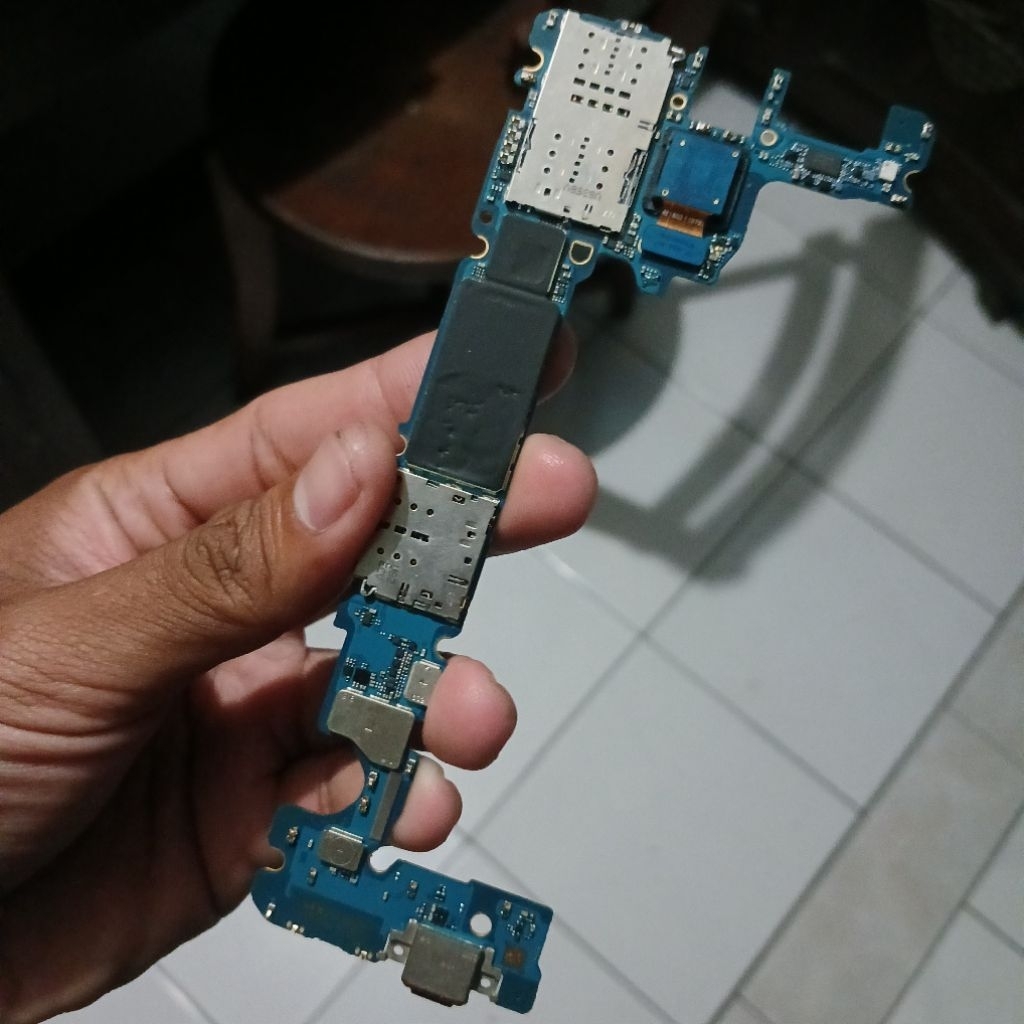 Mesin Samsung A8 2018 A530F matot mati total buat bahan servis