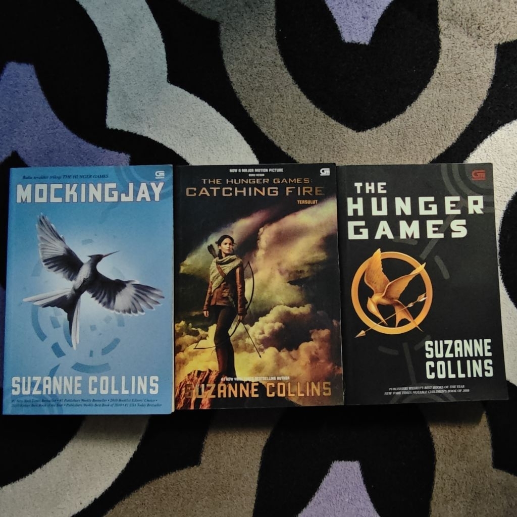 PRELOVED Trilogy Hunger Games