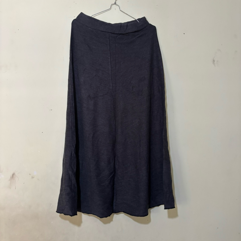 PRELOVED ROK ABU BAHAN JATUH/ROK A LINE/ROK BAHAN KAOS RAJUT