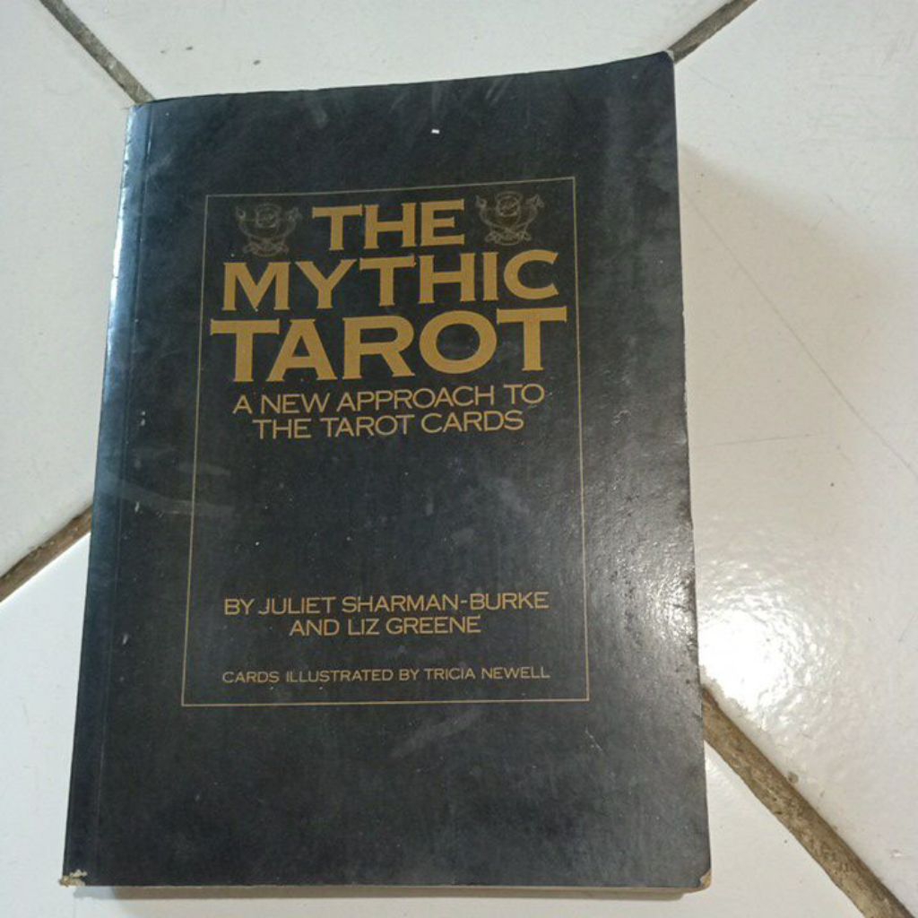 Buku the  mythic tarot a new approach to the tarot card