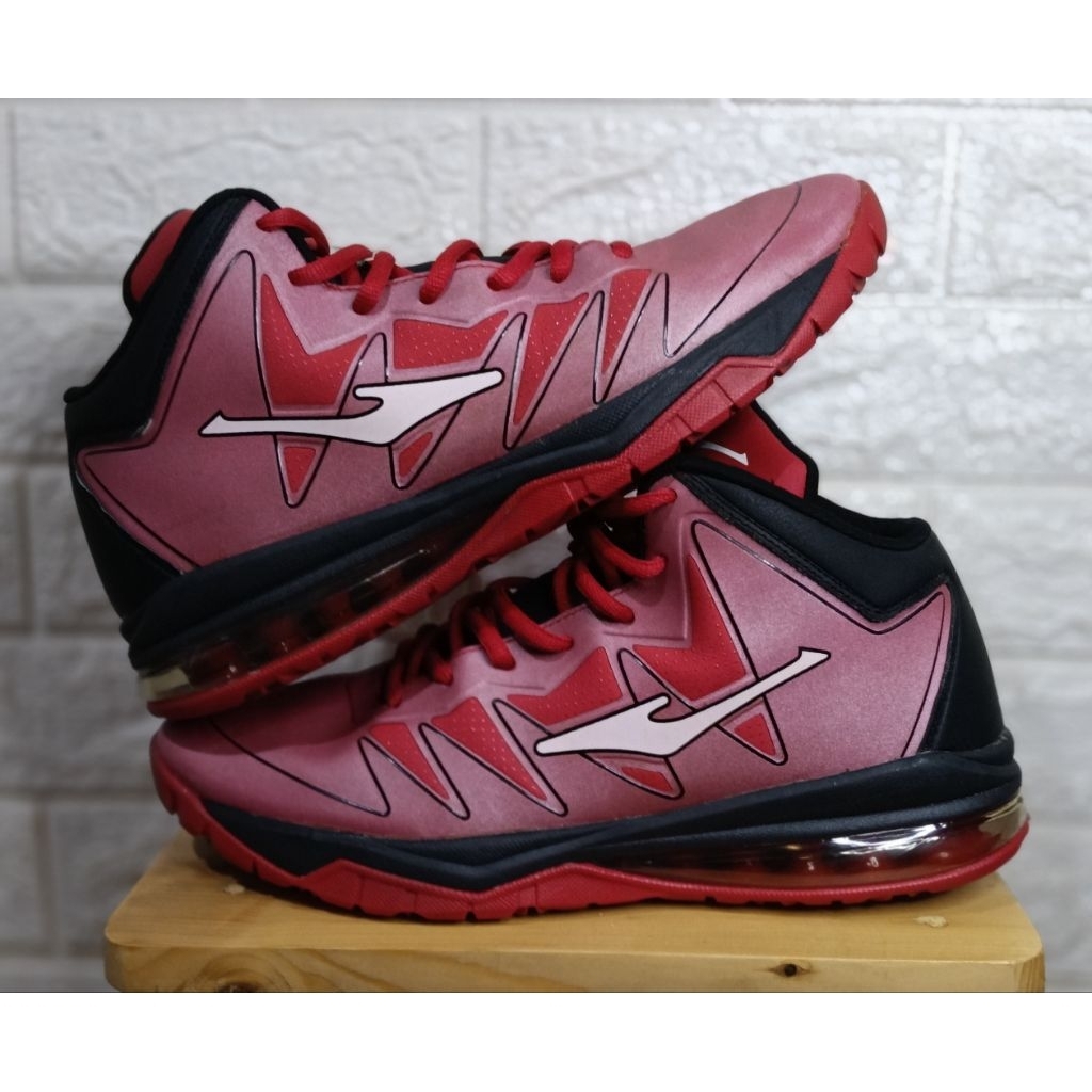 SEPATU BASKET ERKE SIZE 44
