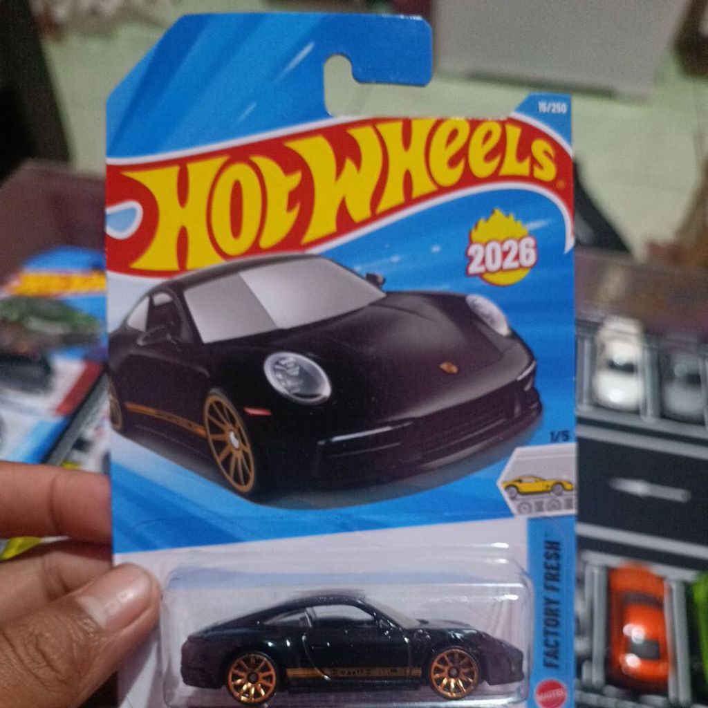 Hot wheels porsche 911 carrera t black